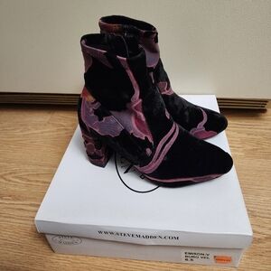 Steve Madden Floral Velvet boots